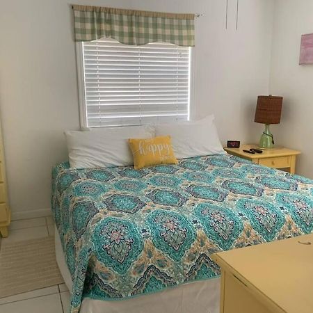 Lovely 1 Bedroom Unit Across From Lido Key Beach Сарасота Экстерьер фото