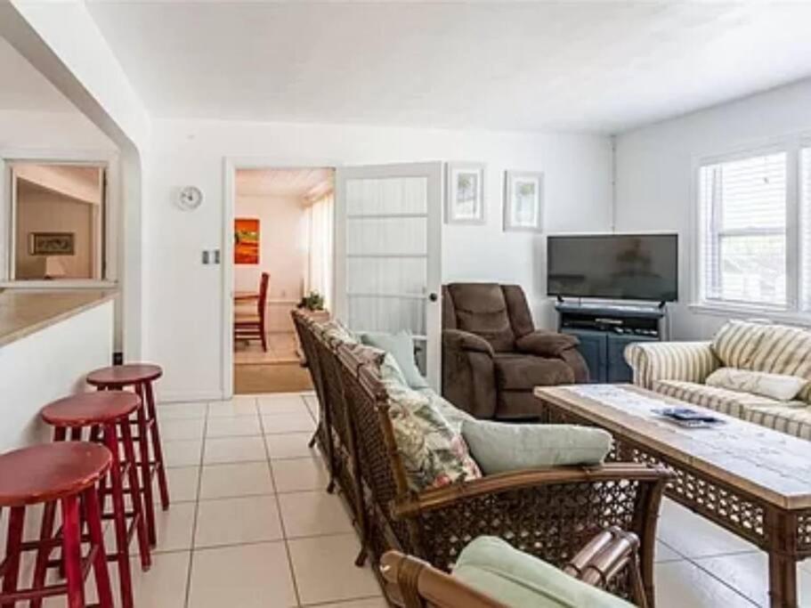 Lovely 1 Bedroom Unit Across From Lido Key Beach Сарасота Экстерьер фото