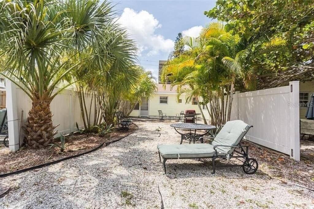 Lovely 1 Bedroom Unit Across From Lido Key Beach Сарасота Экстерьер фото